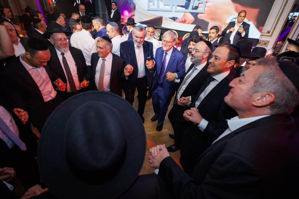 ארגנטינה: רבבות קיבלו את גדולי ישראל במסע קרן עולם התורה