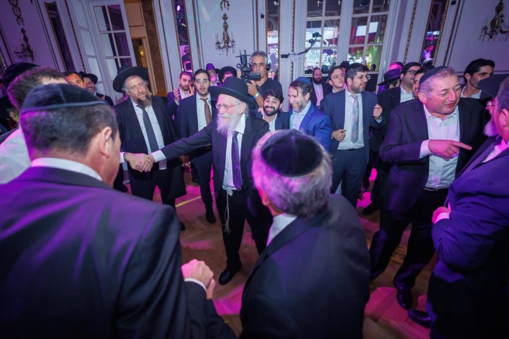 ארגנטינה: רבבות קיבלו את גדולי ישראל במסע קרן עולם התורה