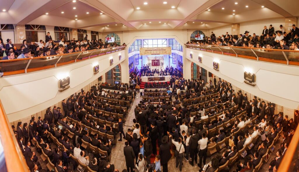 ארגנטינה: רבבות קיבלו את גדולי ישראל במסע קרן עולם התורה