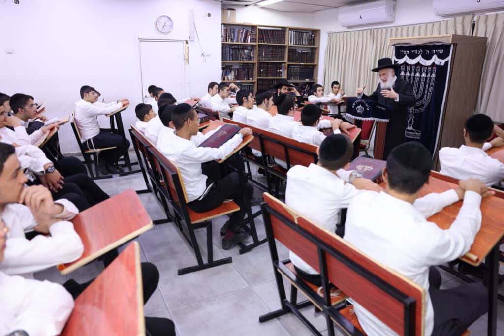 גלריה: השיחה המיוחדת של חבר המועצת לבחורי הישיבה