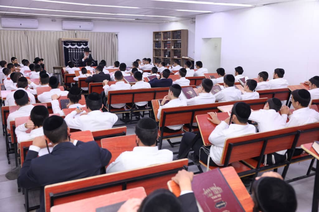 גלריה: השיחה המיוחדת של חבר המועצת לבחורי הישיבה