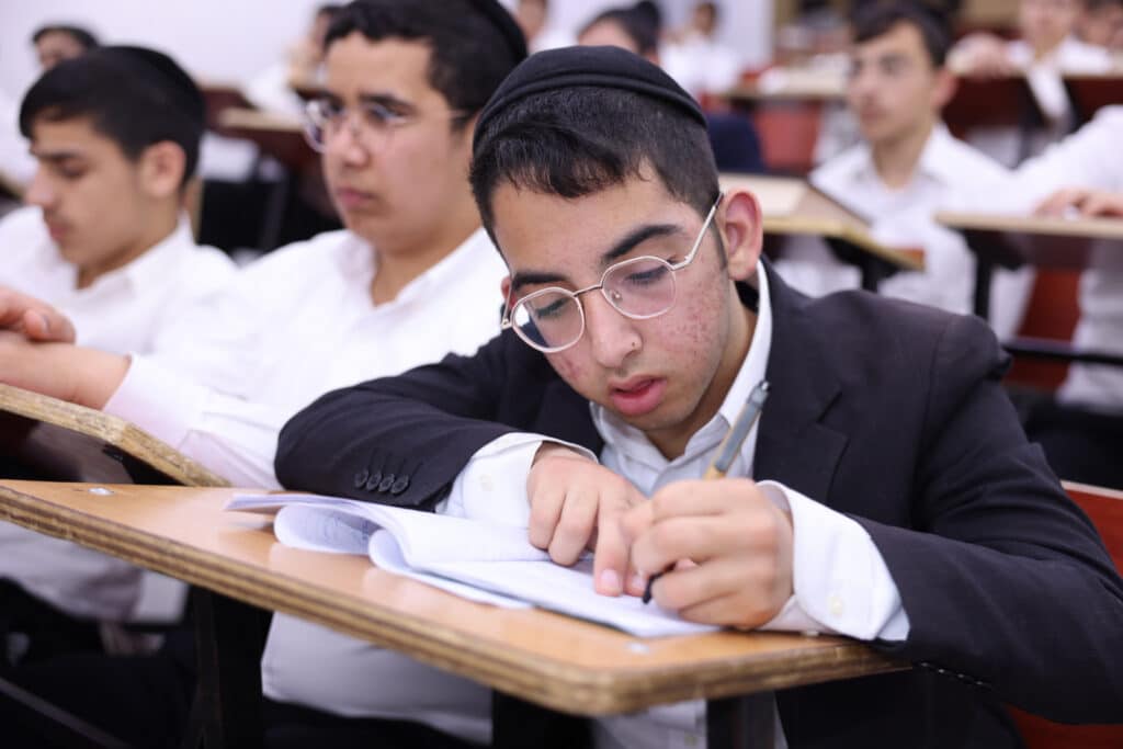 גלריה: השיחה המיוחדת של חבר המועצת לבחורי הישיבה
