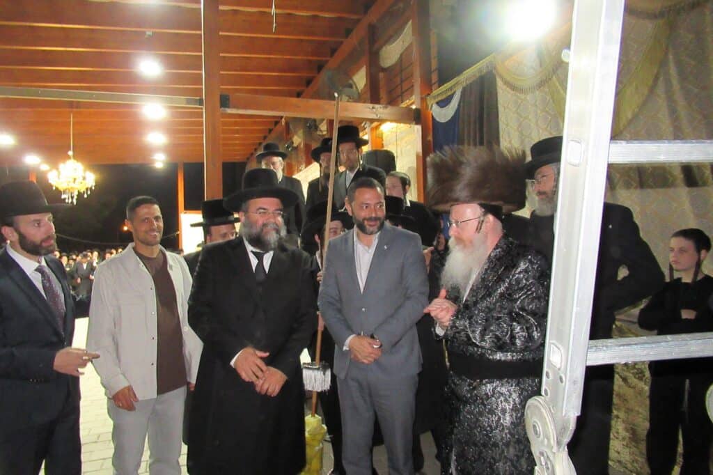 גלריה: מעמד ההדלקה בחסידות קרעטשניף - קרית גת