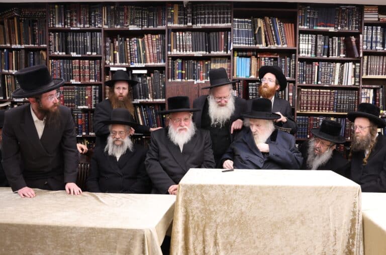 הגר"מ שטרנבוך הכריע: השינוי הדרמטי במכירות השכונתיות