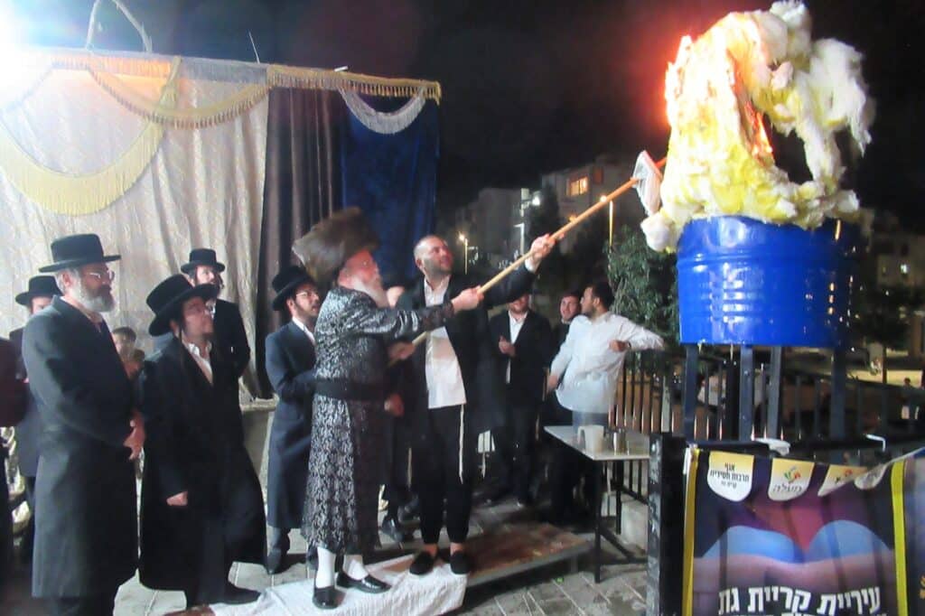 גלריה: מעמד ההדלקה בחסידות קרעטשניף - קרית גת
