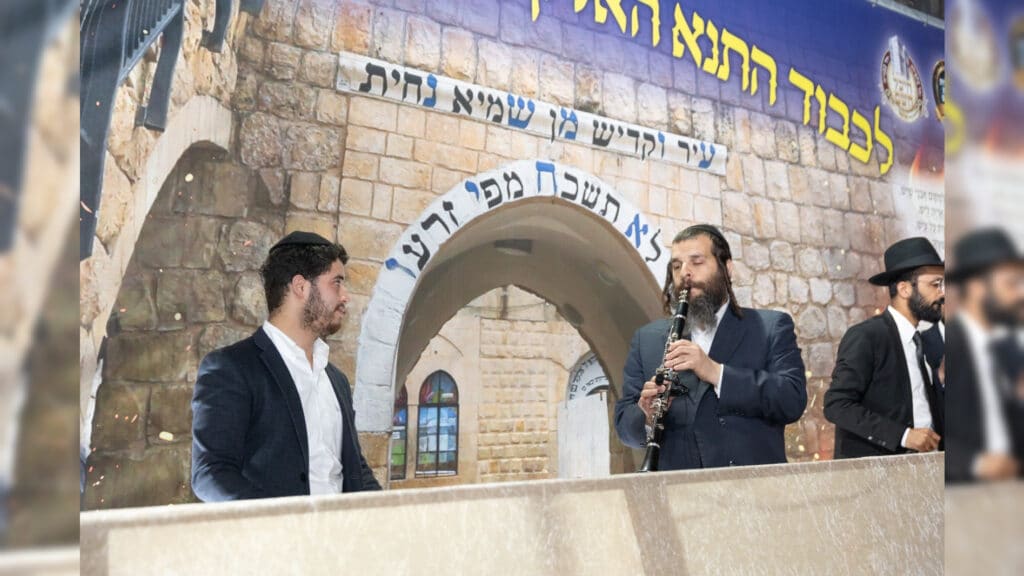 ‪ הגר"י משדי בהדלקה והנחת אבן הפינה לבית מדרשו היכל ה' בפרדס כץ ב"ב‬