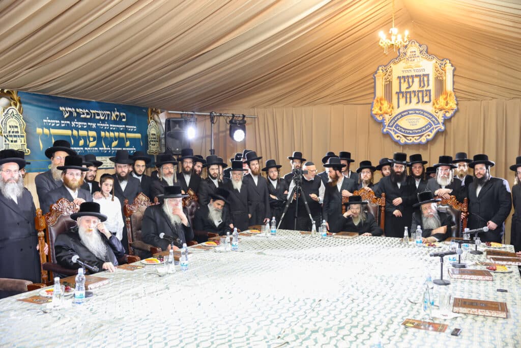 גלריה: אסיפת גדולי הדור במעון האדמו"ר מויזניץ לחיזוק הזוהר