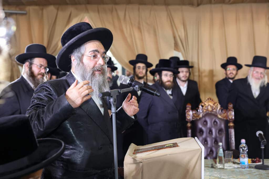 גלריה: אסיפת גדולי הדור במעון האדמו"ר מויזניץ לחיזוק הזוהר