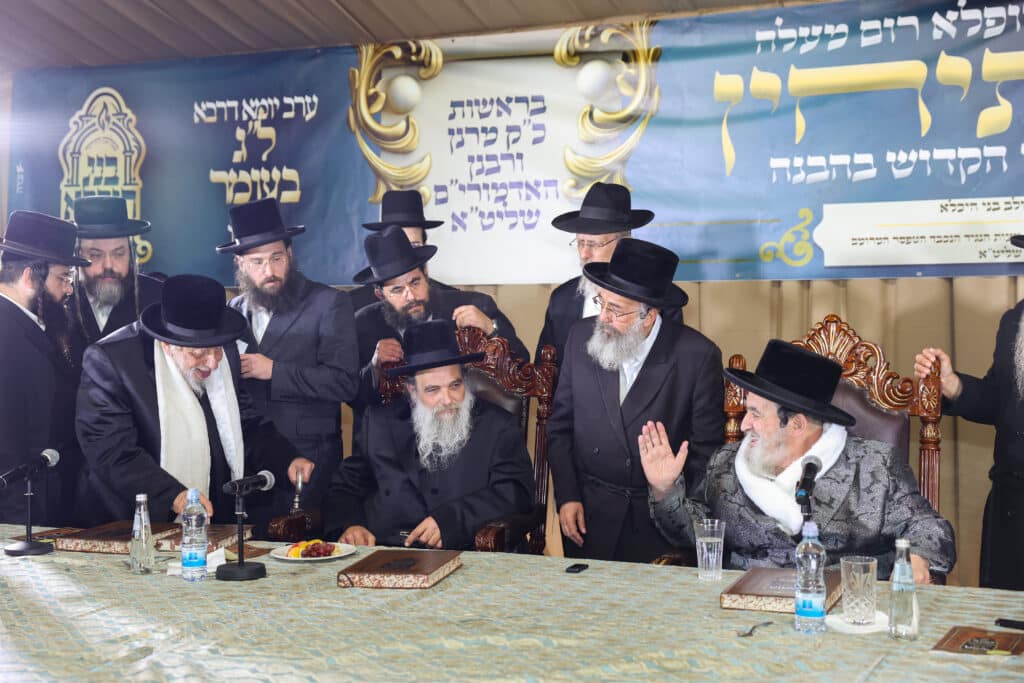 גלריה: אסיפת גדולי הדור במעון האדמו"ר מויזניץ לחיזוק הזוהר