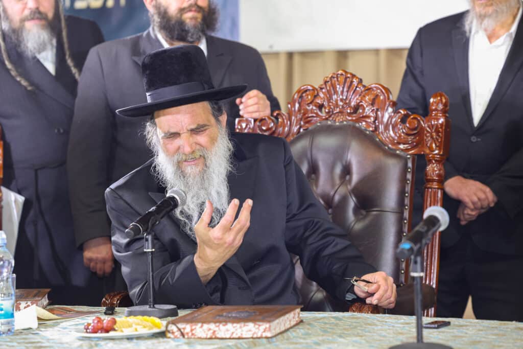 גלריה: אסיפת גדולי הדור במעון האדמו"ר מויזניץ לחיזוק הזוהר