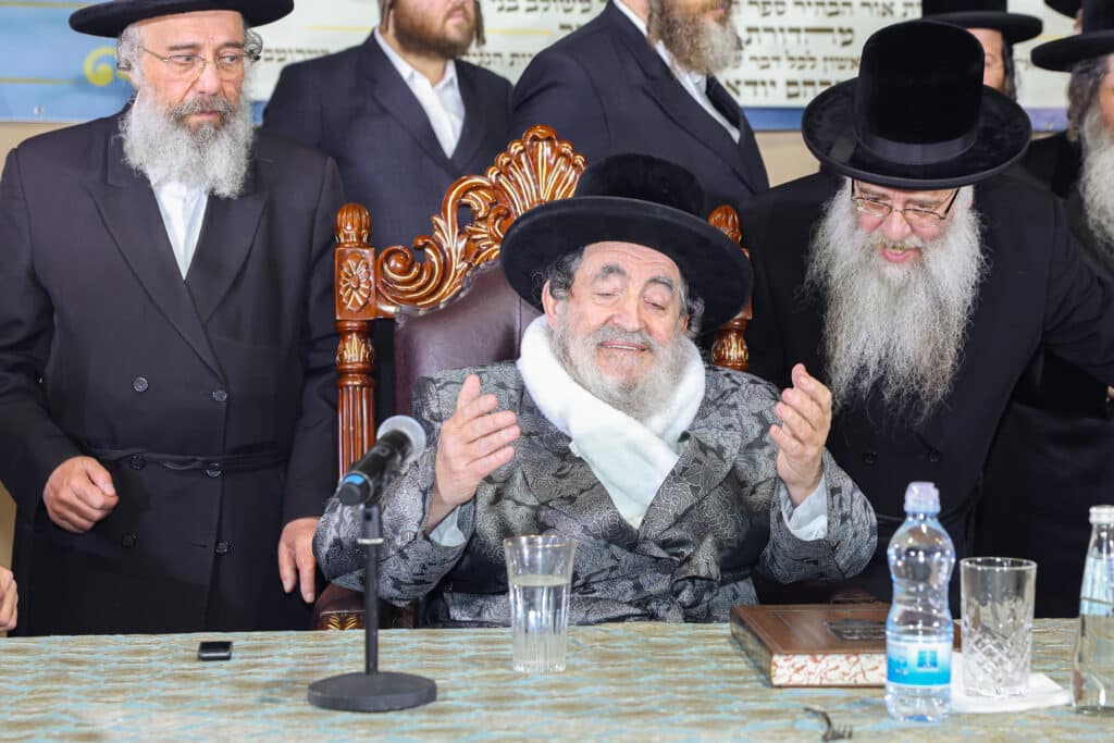 גלריה: אסיפת גדולי הדור במעון האדמו"ר מויזניץ לחיזוק הזוהר