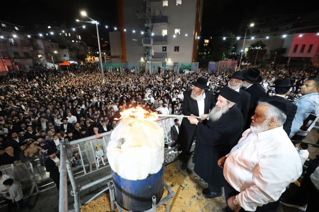 מעמד ההדלקה המרכזית בב"ב בהשתתפות גדולי ישראל