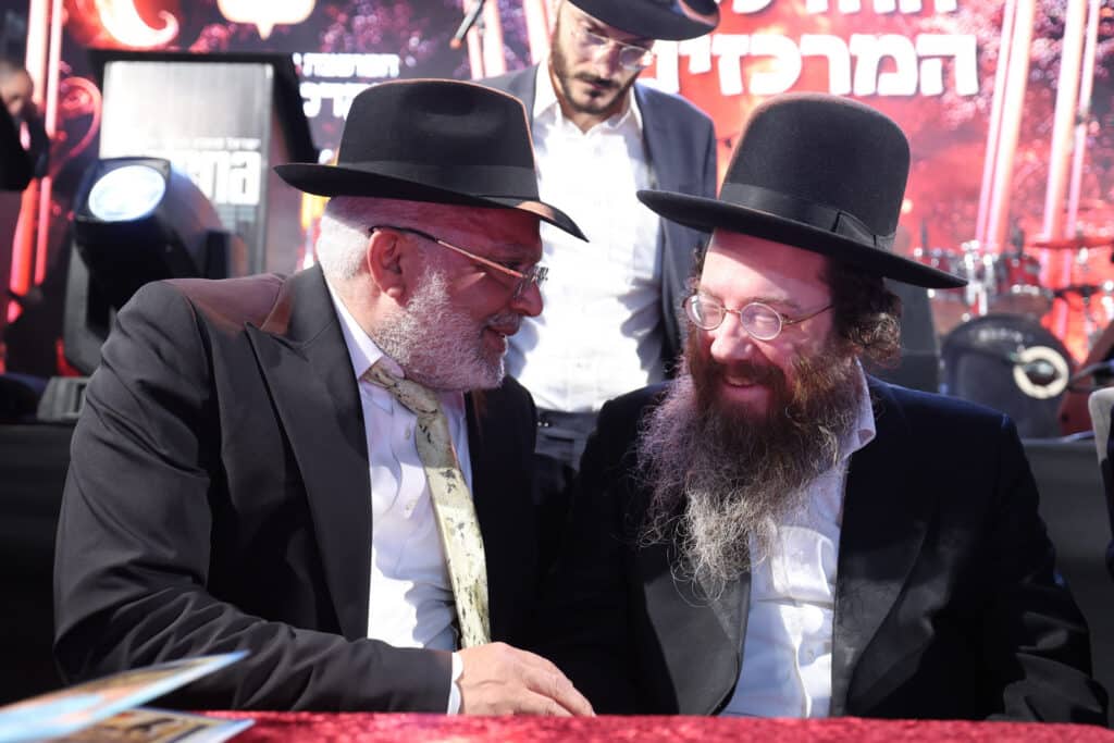 מעמד ההדלקה המרכזית בב"ב בהשתתפות גדולי ישראל
