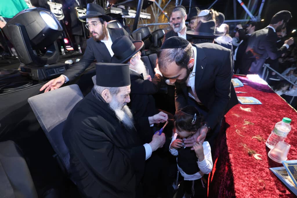 מעמד ההדלקה המרכזית בב"ב בהשתתפות גדולי ישראל