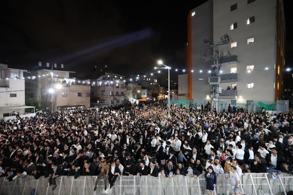 מעמד ההדלקה המרכזית בב"ב בהשתתפות גדולי ישראל