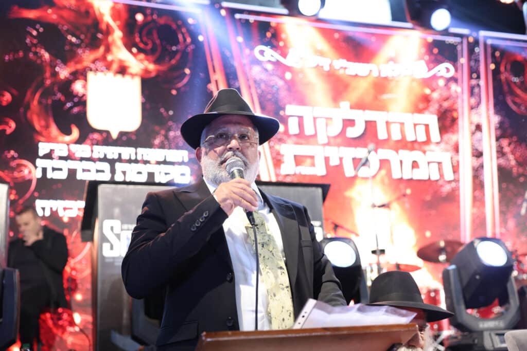 מעמד ההדלקה המרכזית בב"ב בהשתתפות גדולי ישראל