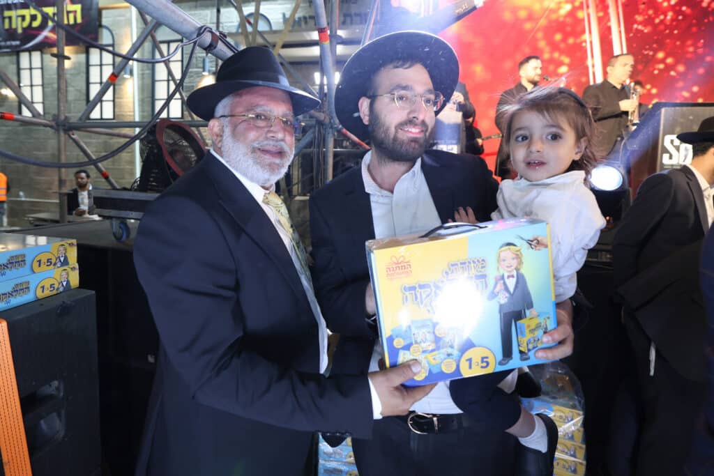 מעמד ההדלקה המרכזית בב"ב בהשתתפות גדולי ישראל