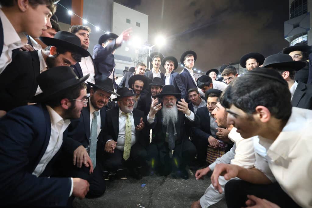 מעמד ההדלקה המרכזית בב"ב בהשתתפות גדולי ישראל