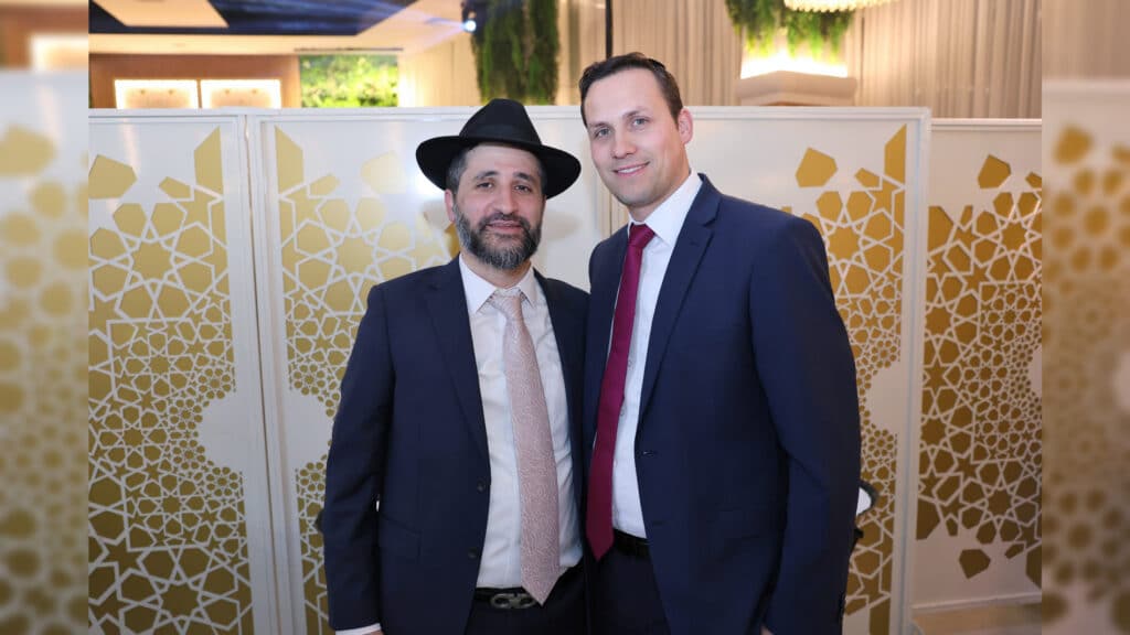 איצקוביץ': המפקד הזוטר, הנהגים שהתעשרו והזמר שהפסיד