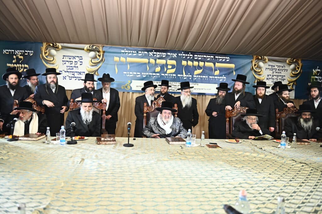 גלריה: אסיפת גדולי הדור במעון האדמו"ר מויזניץ לחיזוק הזוהר