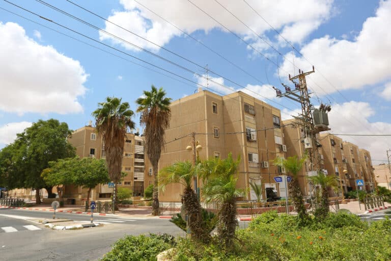 המועצה ריתכה את הדלתות – המשטרה נקראה לבלום את הפינוי