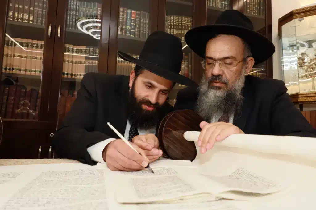 גלריה: מעמד הכנסת ס"ת לישיבת 'באר התלמוד - חזון יחזקאל'