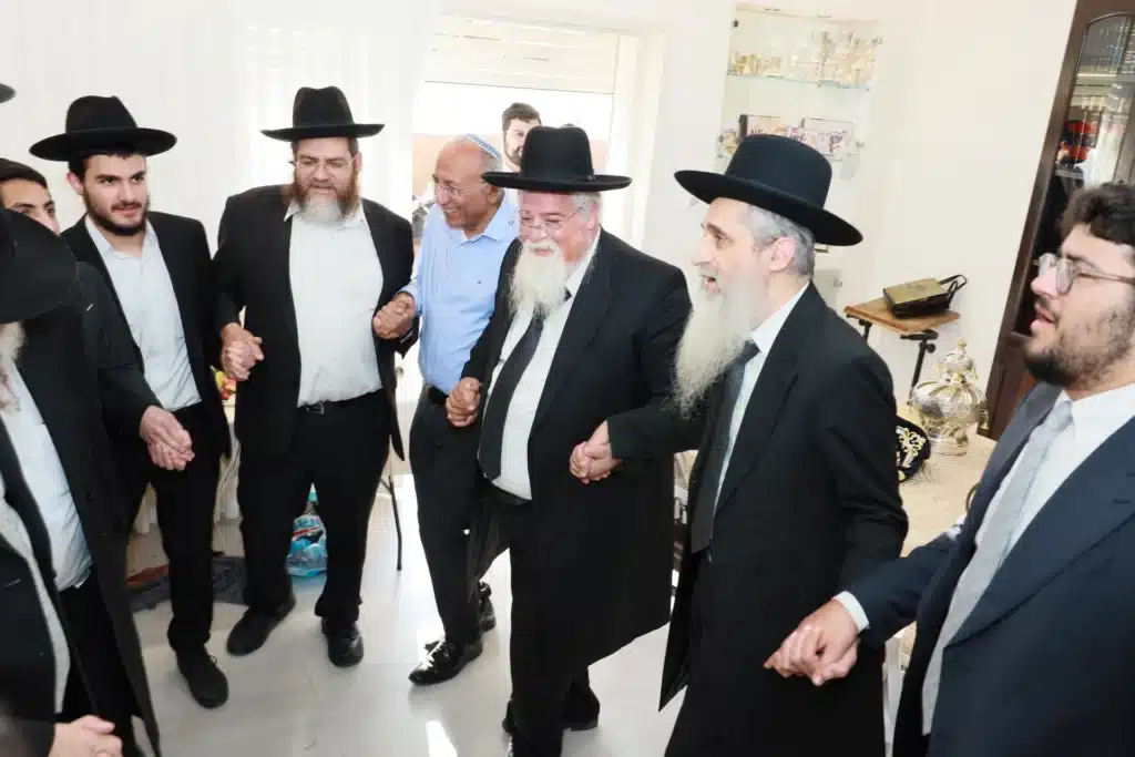 גלריה: מעמד הכנסת ס"ת לישיבת 'באר התלמוד - חזון יחזקאל'