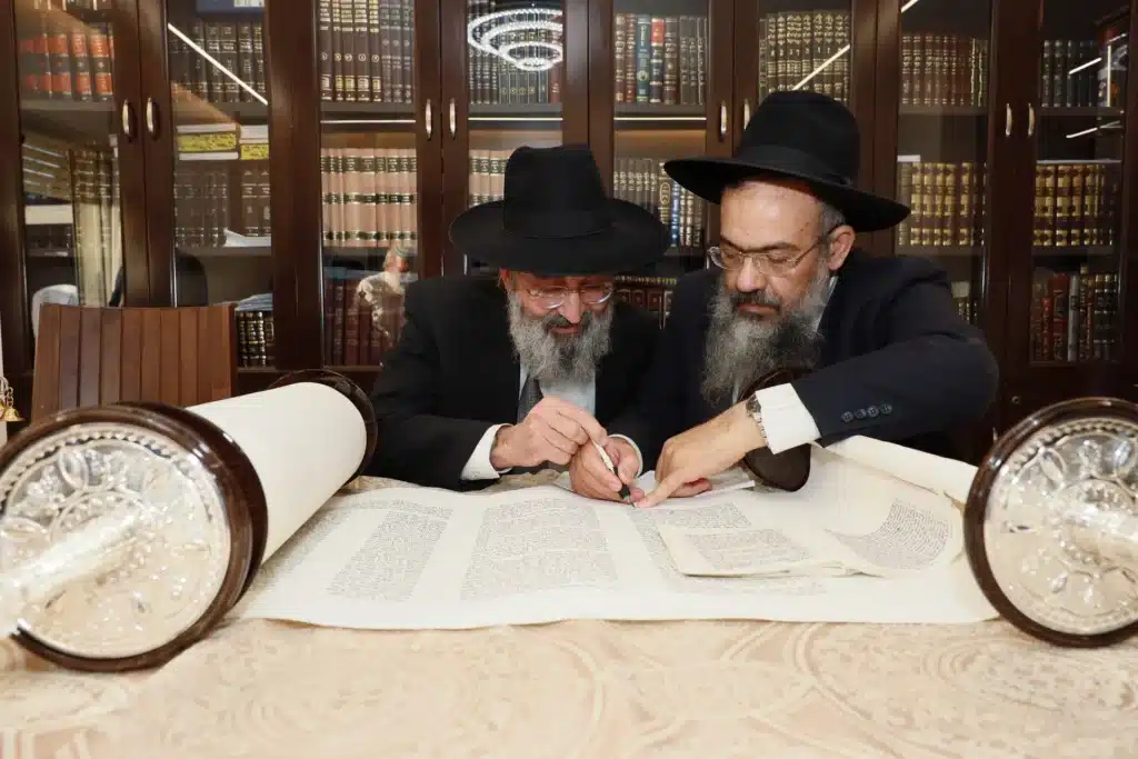 גלריה: מעמד הכנסת ס"ת לישיבת 'באר התלמוד - חזון יחזקאל'