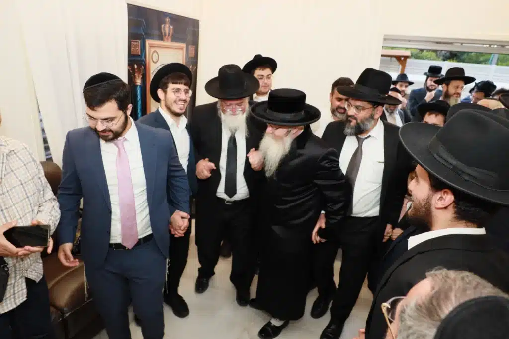 גלריה: מעמד הכנסת ס"ת לישיבת 'באר התלמוד - חזון יחזקאל'