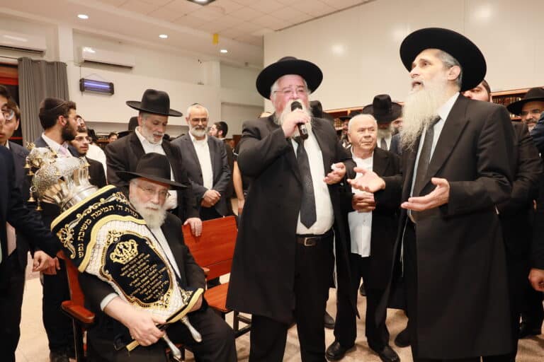 גלריה: מעמד הכנסת ס"ת לישיבת 'באר התלמוד – חזון יחזקאל'
