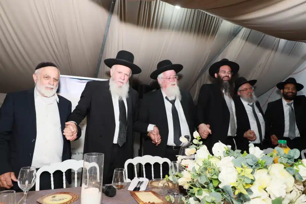 גלריה: מעמד הכנסת ס"ת לישיבת 'באר התלמוד - חזון יחזקאל'
