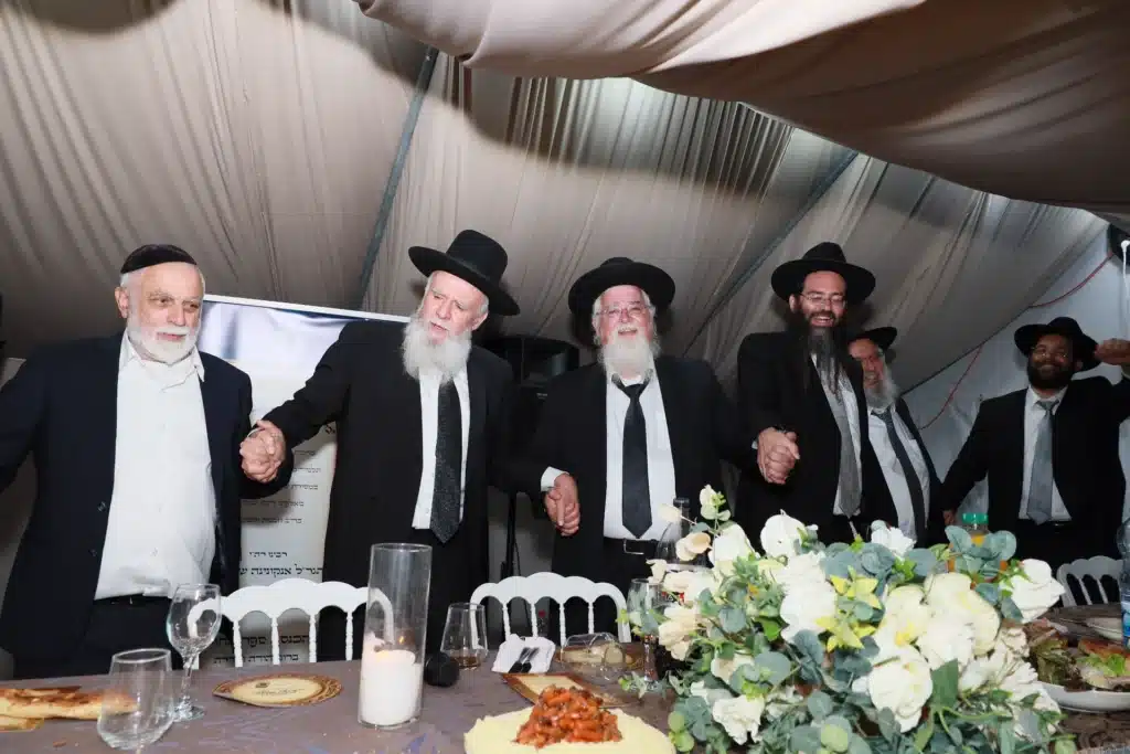 גלריה: מעמד הכנסת ס"ת לישיבת 'באר התלמוד - חזון יחזקאל'