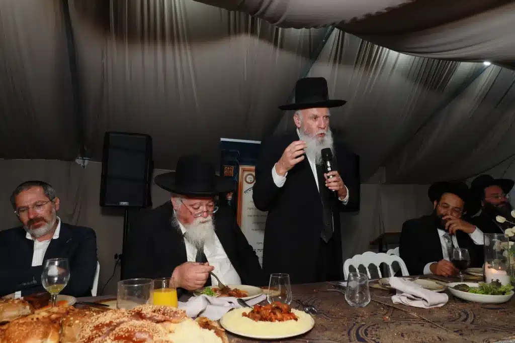 גלריה: מעמד הכנסת ס"ת לישיבת 'באר התלמוד - חזון יחזקאל'