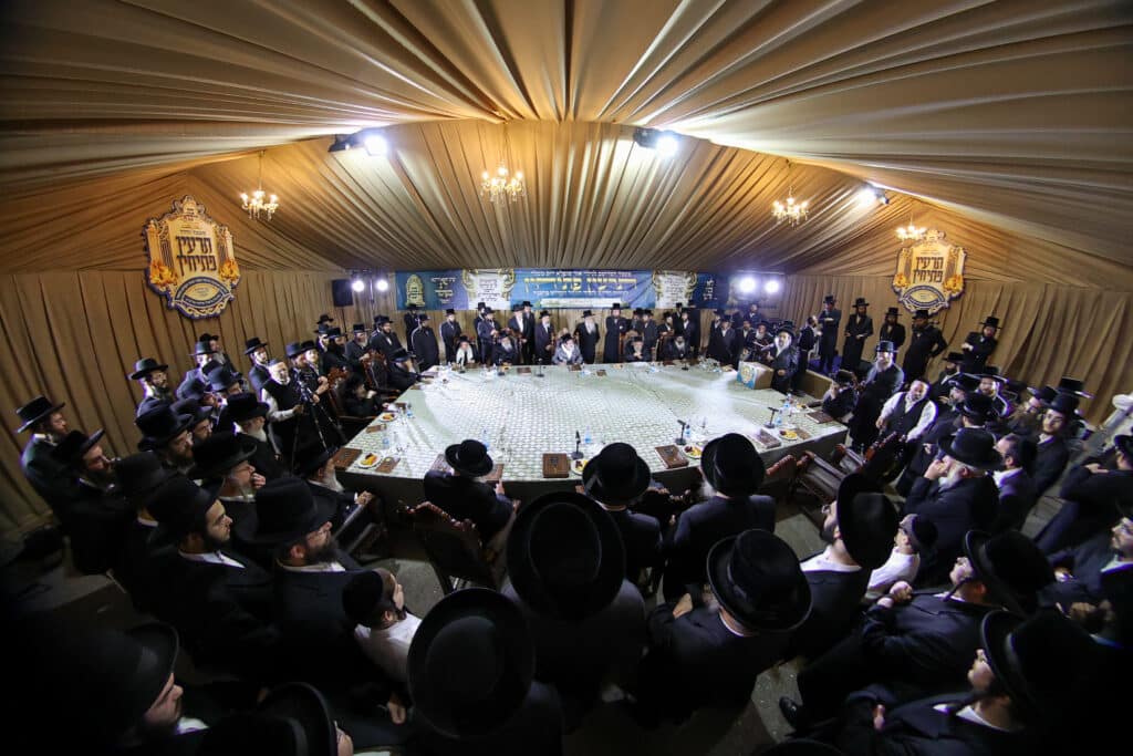 גלריה: אסיפת גדולי הדור במעון האדמו"ר מויזניץ לחיזוק הזוהר