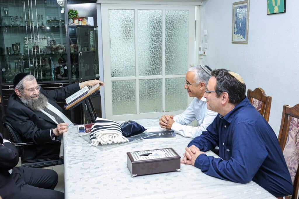 גדולי ישראל בירכו את ראשי 'טריא' ומיזם Now-on: "זכות גדולה"