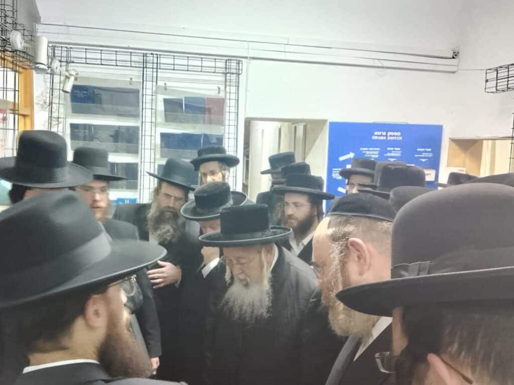הצעד הדרמטי של רבני קרלין-סטולין בדרך לעומק הטכנולוגיה
