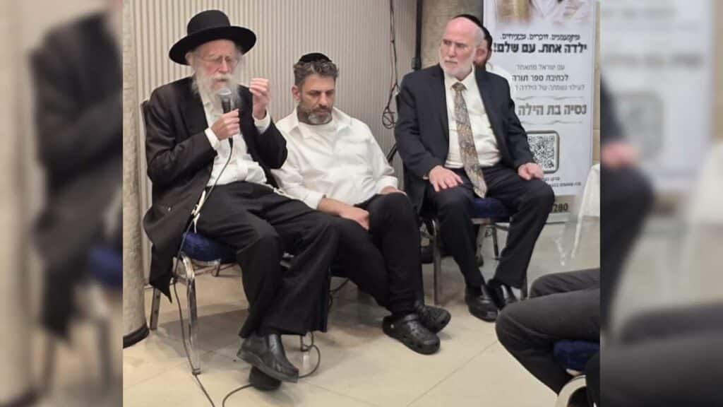 המשב"ק: שניים אוחזין ברב הנבחר והסטנדר בדרך למלון