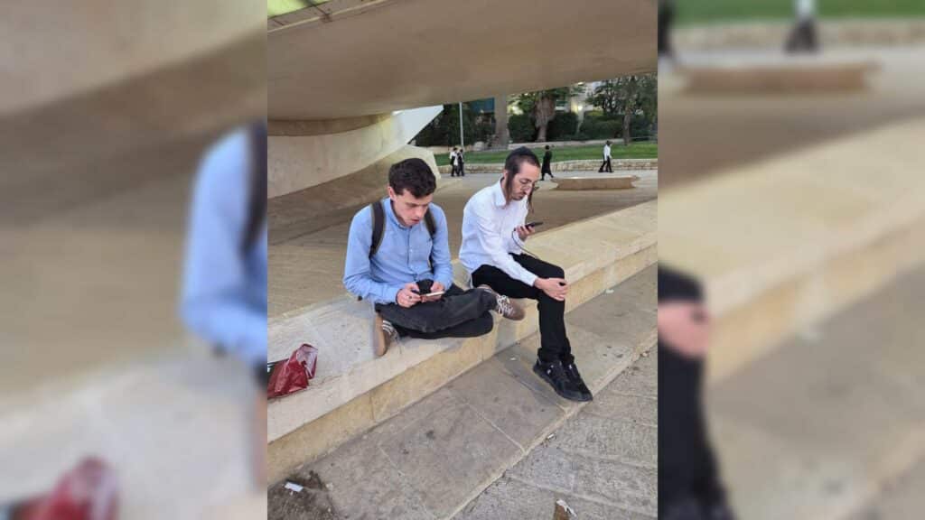 איצקוביץ': המפקד הזוטר, הנהגים שהתעשרו והזמר שהפסיד