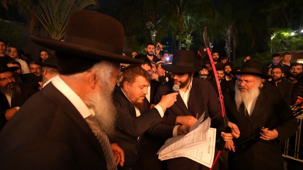 הגאון הינוקא הדליק את האבוקה והתבשר על הולדת בנו