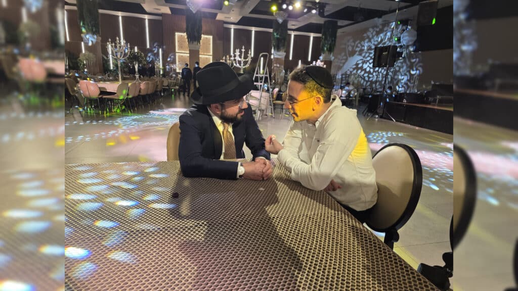 איצקוביץ': המפקד הזוטר, הנהגים שהתעשרו והזמר שהפסיד