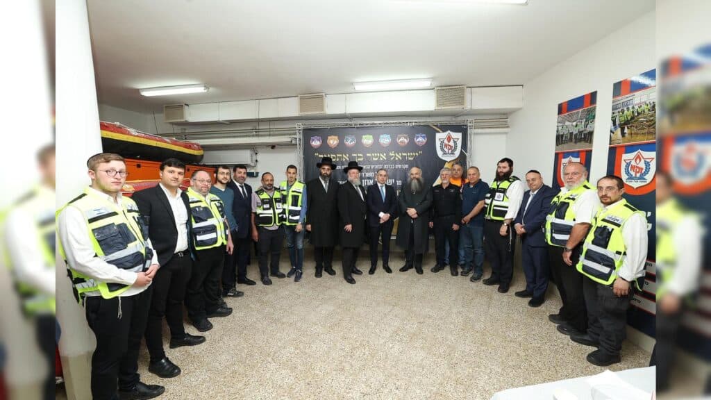 מנכ"ל משרד הפנים בביקור בבסיס המבצעי של זק"א