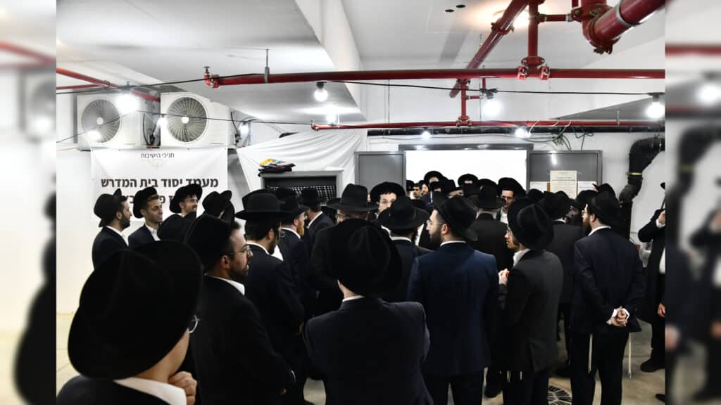 הגר"ד לנדו במעמד יסוד קהילת חניכי הישיבות מרכז פרדס כץ