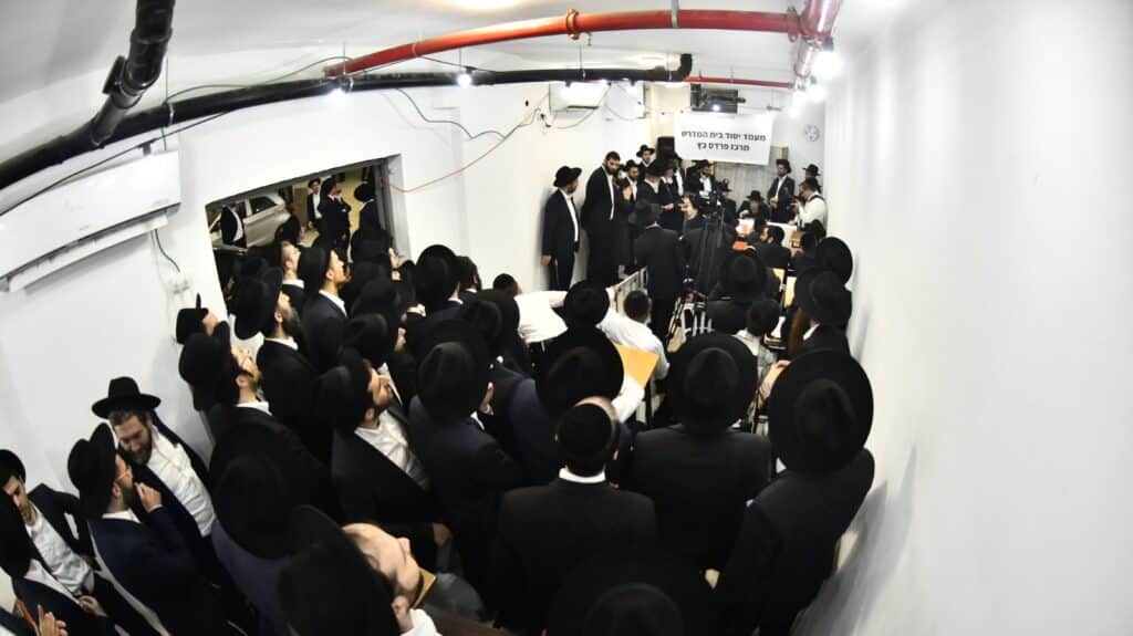 הגר"ד לנדו במעמד יסוד קהילת חניכי הישיבות מרכז פרדס כץ