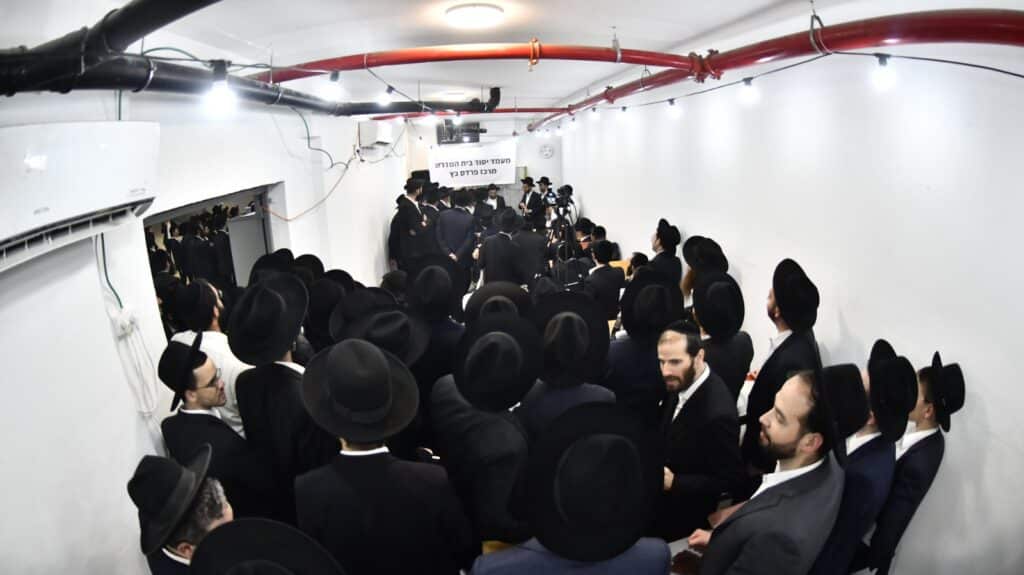 הגר"ד לנדו במעמד יסוד קהילת חניכי הישיבות מרכז פרדס כץ