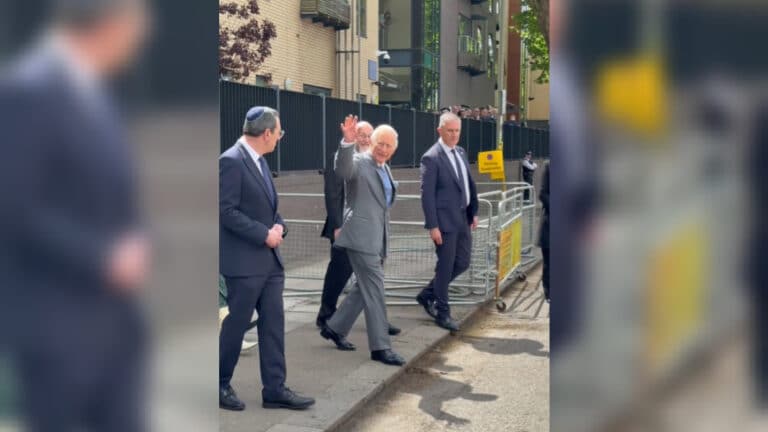 מחווה מרגשת: המלך צ'ארלס ביקר את הקהילה היהודית