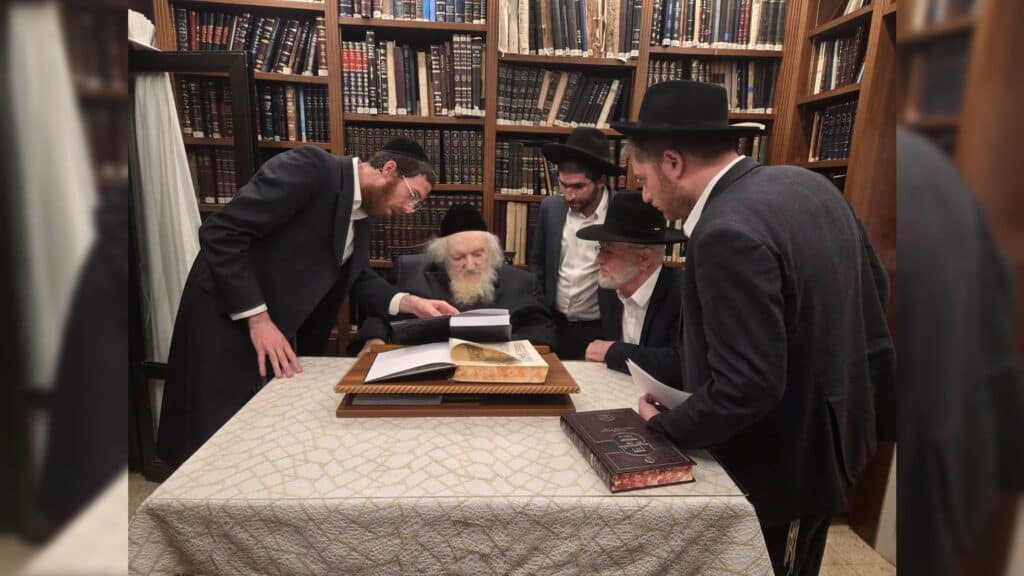 המשב"ק: עוגת הגבינה מהחסידים והאדמו"ר שניקה את ביהמ"ד