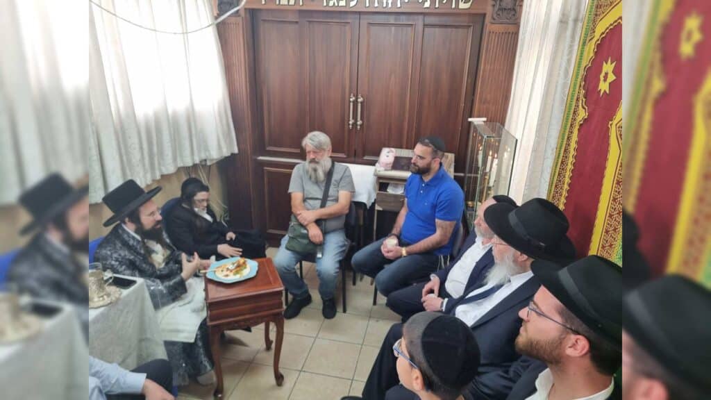 המשב"ק: עוגת הגבינה מהחסידים והאדמו"ר שניקה את ביהמ"ד