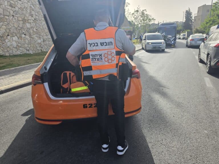 נער חרדי בן 15 נפגע מרכב ופונה במצב בינוני