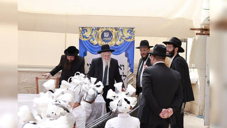המשב"ק: עוגת הגבינה מהחסידים והאדמו"ר שניקה את ביהמ"ד