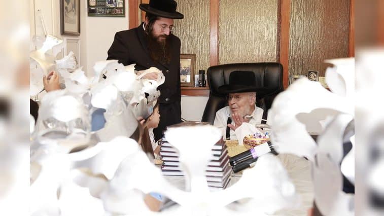 המשב"ק: עוגת הגבינה מהחסידים והאדמו"ר שניקה את ביהמ"ד